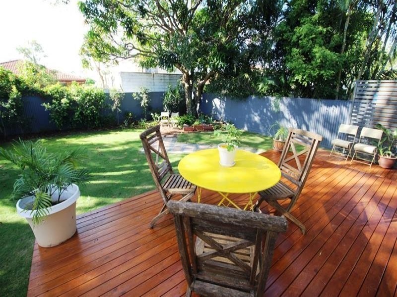 47 Victor Avenue, Paradise Point QLD 4216