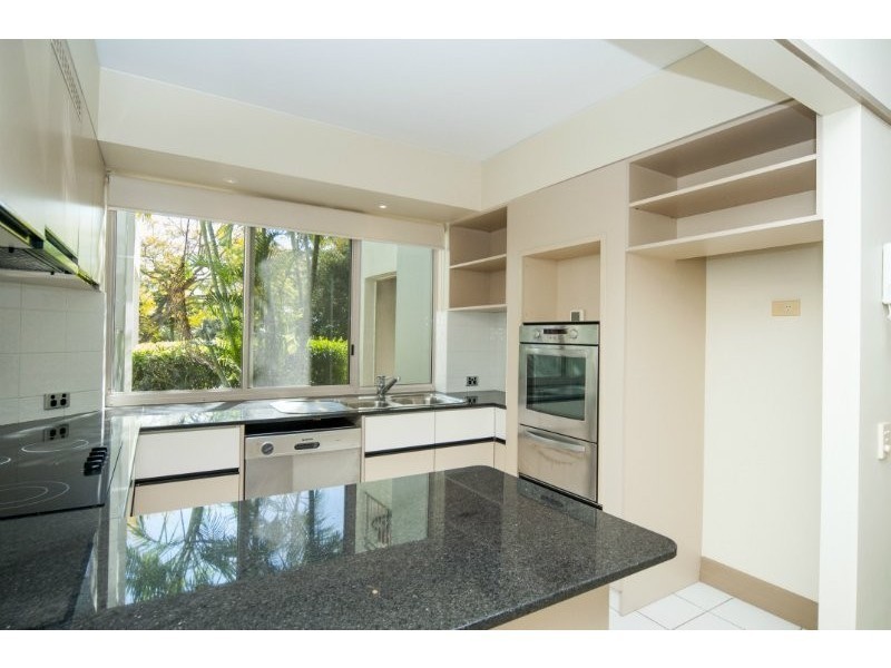 20/76 Chichester Drive, Arundel QLD 4214