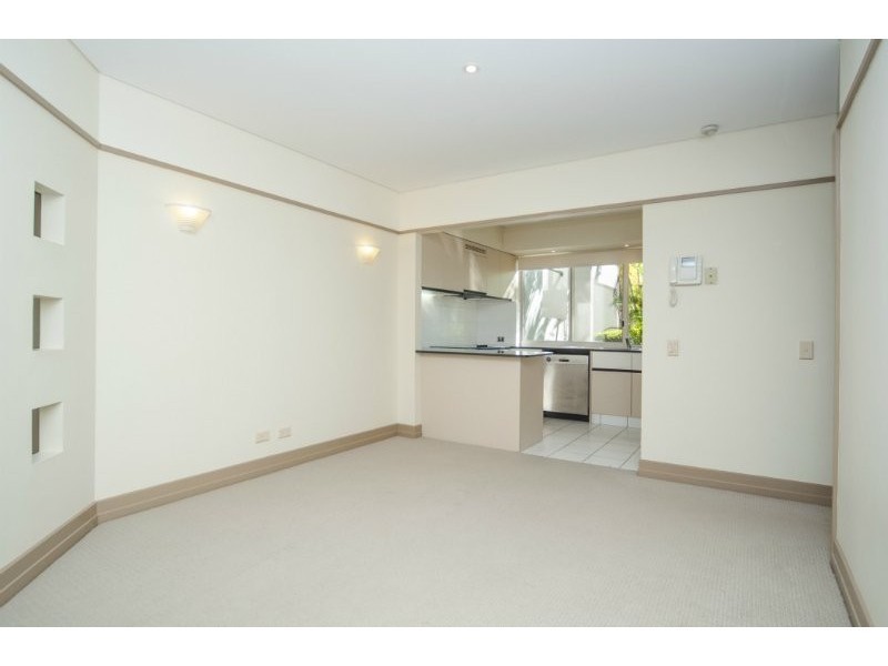 20/76 Chichester Drive, Arundel QLD 4214