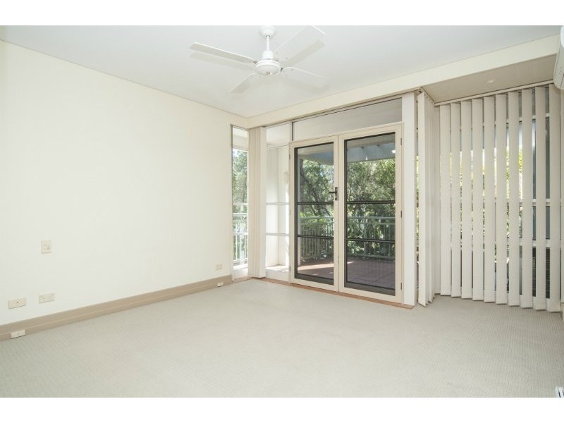 20/76 Chichester Drive, Arundel QLD 4214