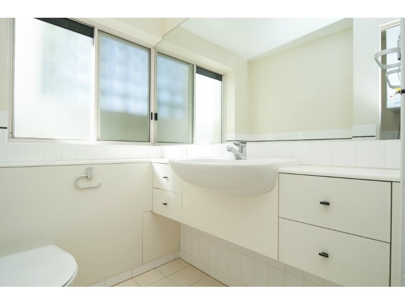 20/76 Chichester Drive, Arundel QLD 4214