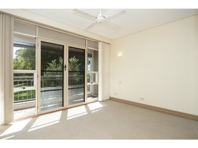 20/76 Chichester Drive, Arundel QLD 4214