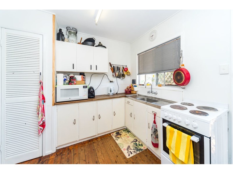 288 Bayview Street, Hollywell QLD 4216