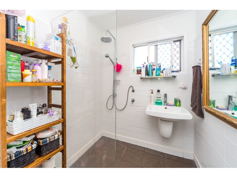 288 Bayview Street, Hollywell QLD 4216