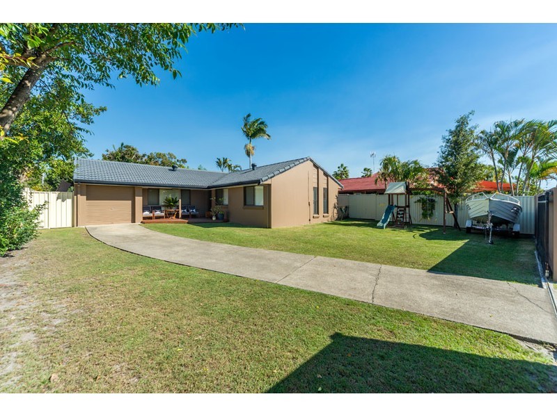 10 Menindee Avenue, Coombabah QLD 4216