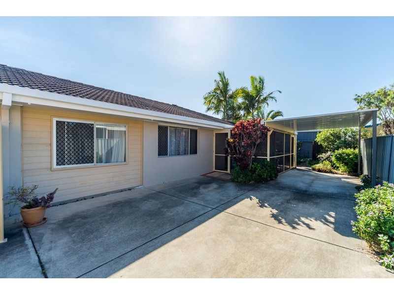 2/9 Drake Avenue, Paradise Point QLD 4216