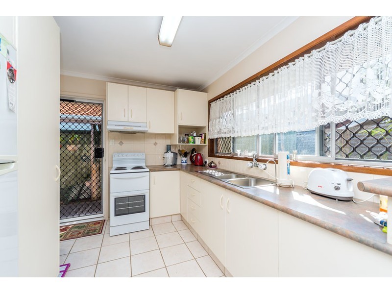 2/9 Drake Avenue, Paradise Point QLD 4216