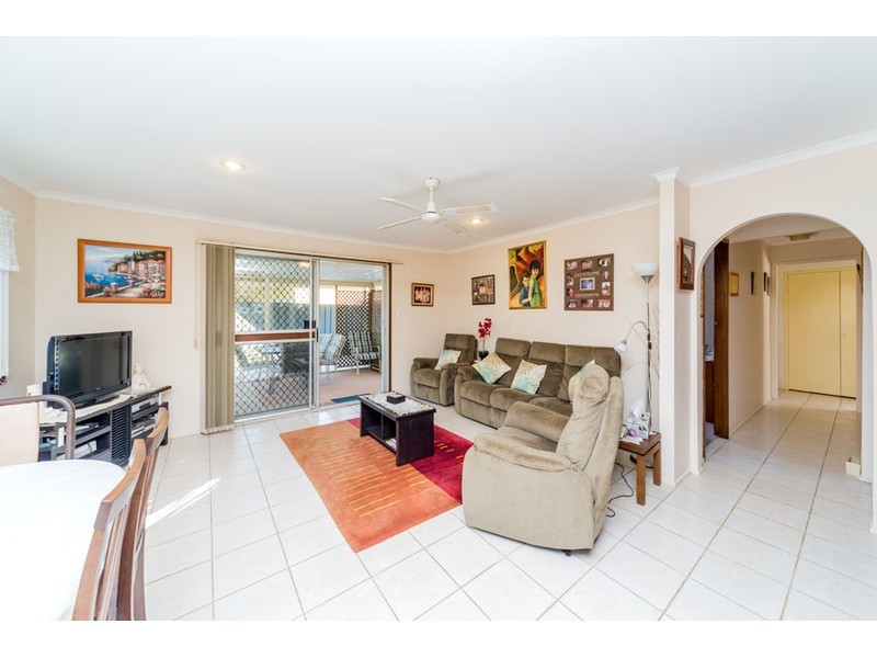 2/9 Drake Avenue, Paradise Point QLD 4216