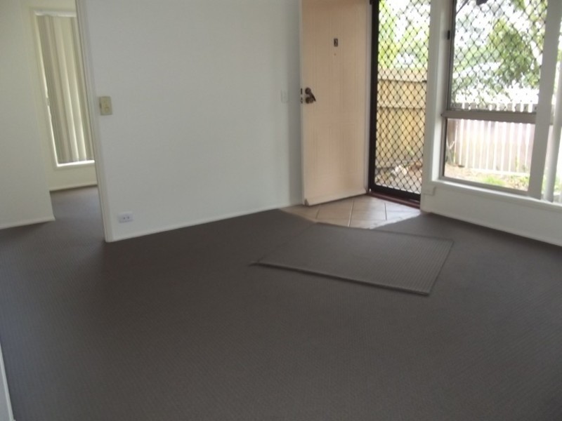 2/8 Galaxy Court, Labrador QLD 4215