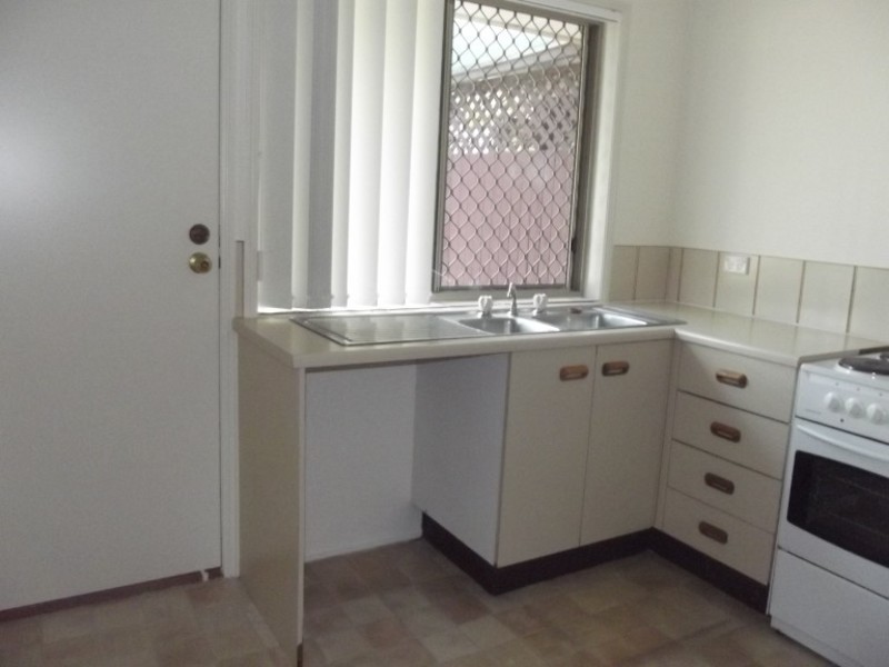 2/8 Galaxy Court, Labrador QLD 4215