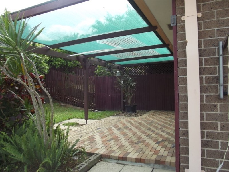 2/8 Galaxy Court, Labrador QLD 4215