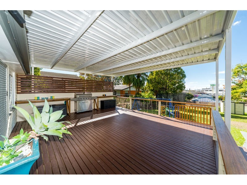 33 Ashbourne Terrace, Biggera Waters QLD 4216