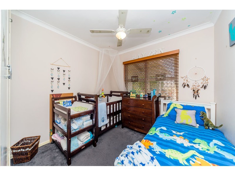 33 Ashbourne Terrace, Biggera Waters QLD 4216