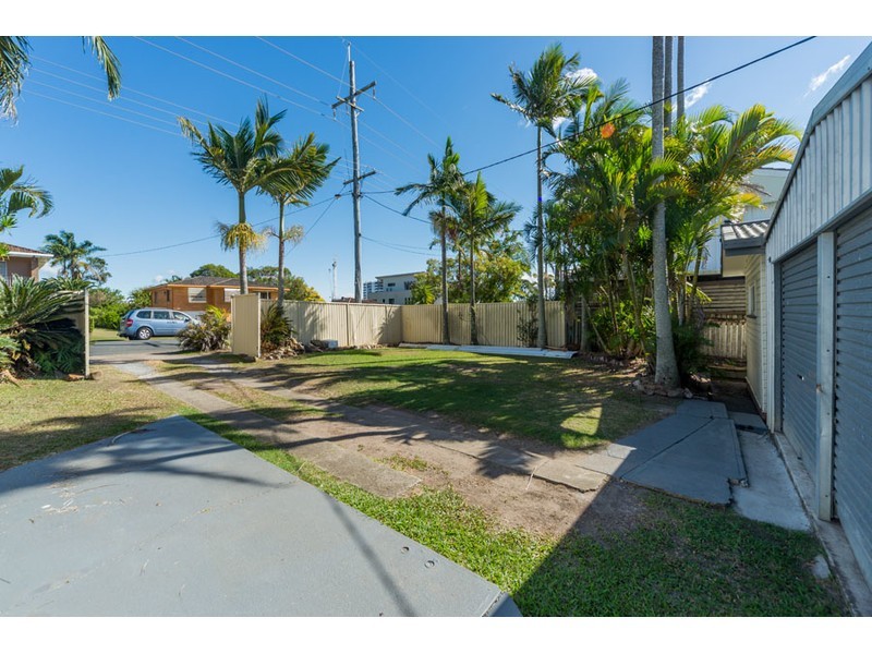 33 Ashbourne Terrace, Biggera Waters QLD 4216