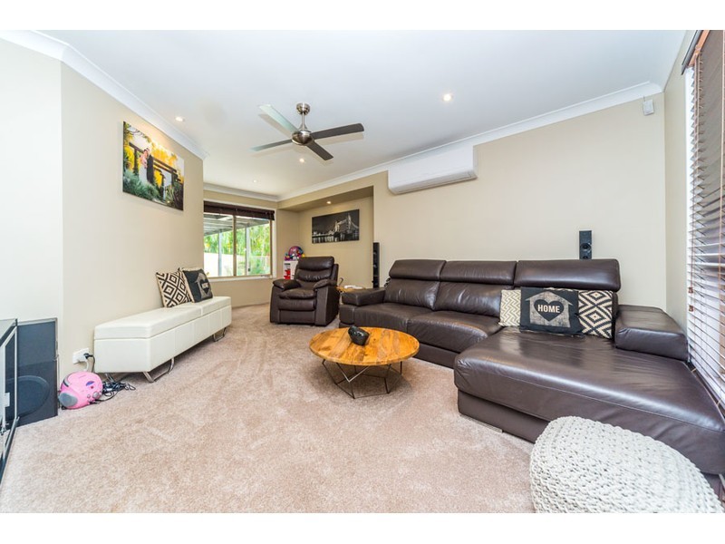 17 Spikes Court, Arundel QLD 4214