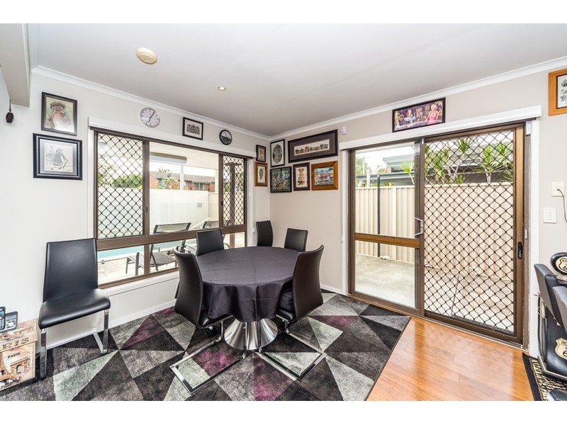 6 Plover Avenue, Paradise Point QLD 4216