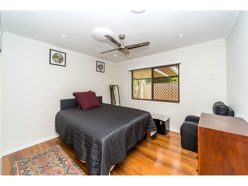 6 Plover Avenue, Paradise Point QLD 4216