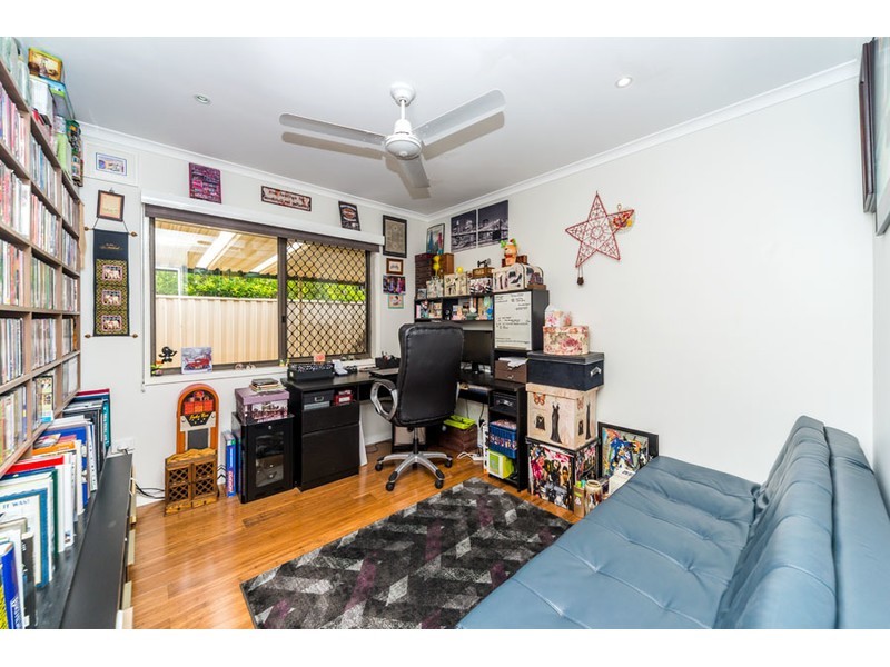 6 Plover Avenue, Paradise Point QLD 4216