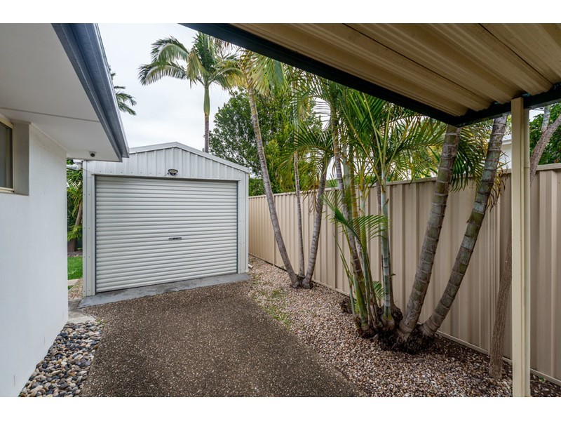 6 Plover Avenue, Paradise Point QLD 4216