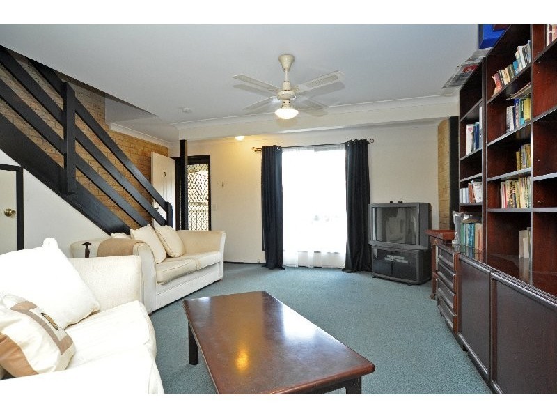 3/77 Olsen Avenue, Labrador QLD 4215