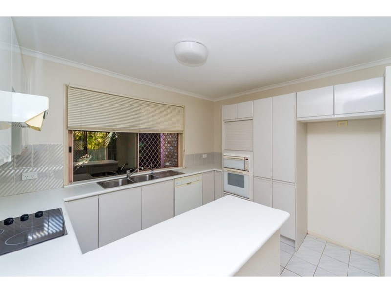 254 Mildura Drive, Helensvale QLD 4212