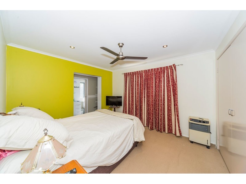 2/102 Kangaroo Avenue, Coombabah QLD 4216