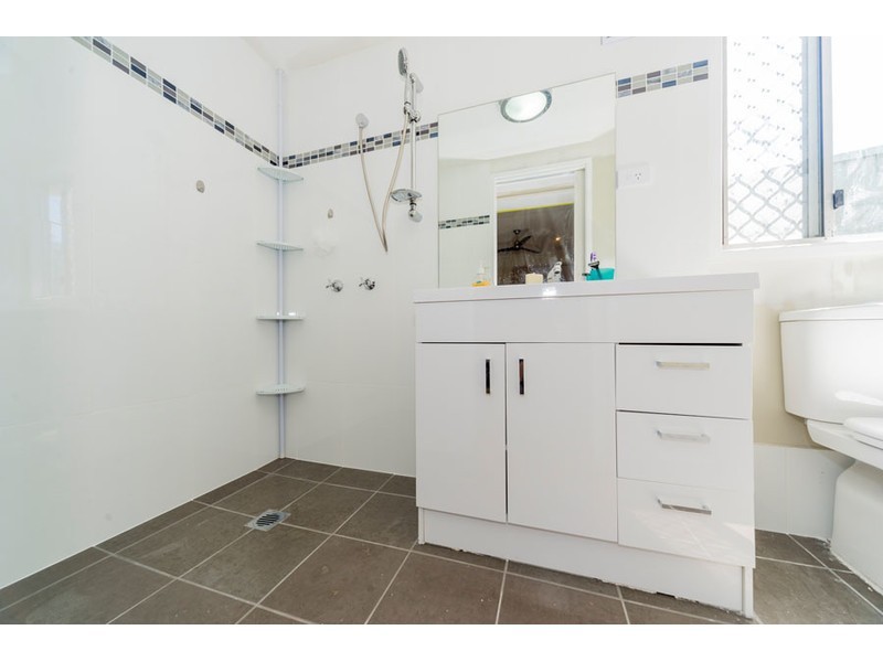 2/102 Kangaroo Avenue, Coombabah QLD 4216