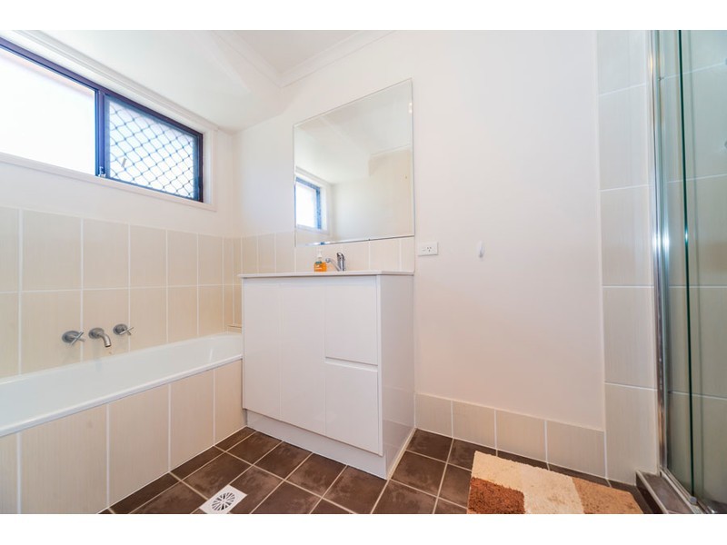 2/102 Kangaroo Avenue, Coombabah QLD 4216