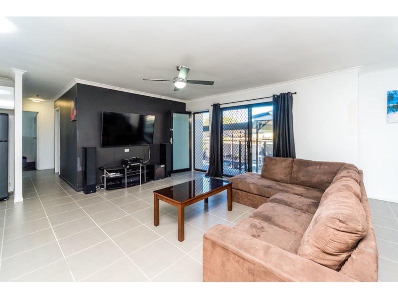 17 Goss Avenue, Labrador QLD 4215