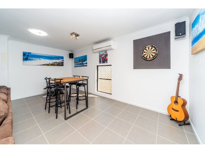 17 Goss Avenue, Labrador QLD 4215