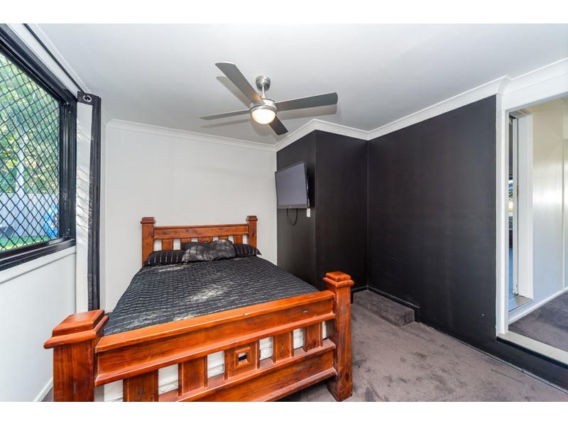 17 Goss Avenue, Labrador QLD 4215