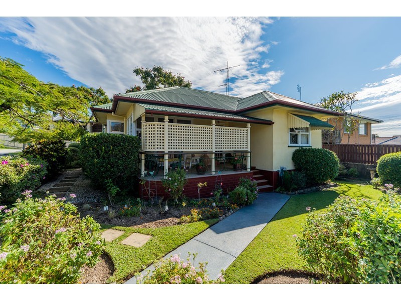 44 Brooke Avenue, Southport QLD 4215