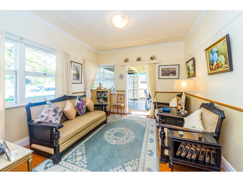 44 Brooke Avenue, Southport QLD 4215