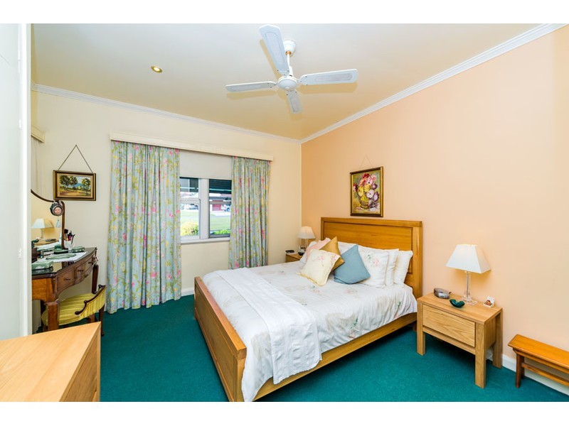 44 Brooke Avenue, Southport QLD 4215