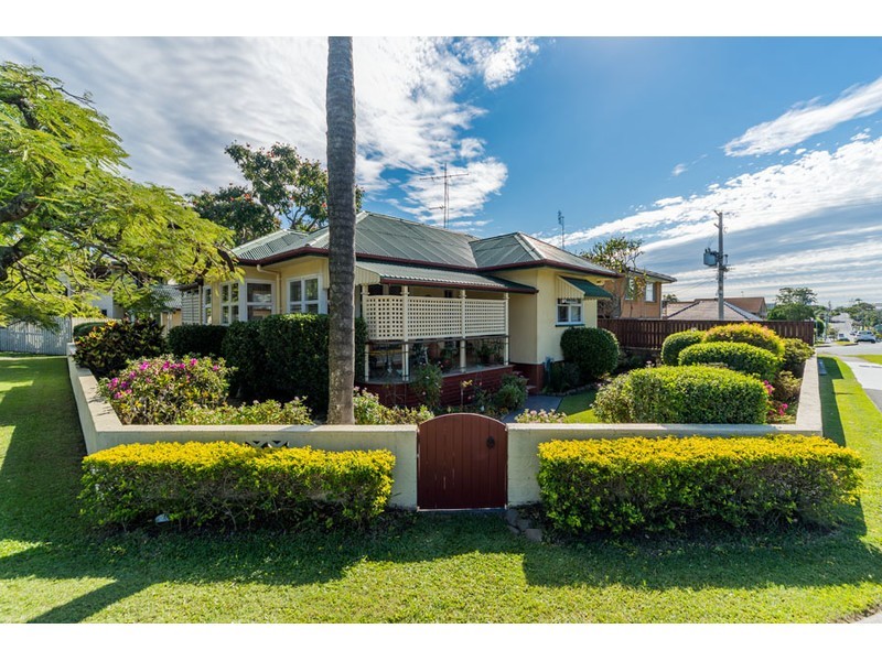 44 Brooke Avenue, Southport QLD 4215