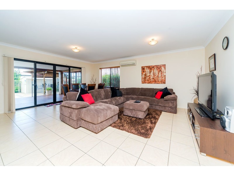 47 Ashgrove Avenue, Runaway Bay QLD 4216