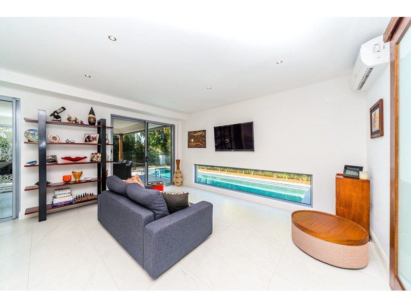 13 Plover Avenue, Paradise Point QLD 4216