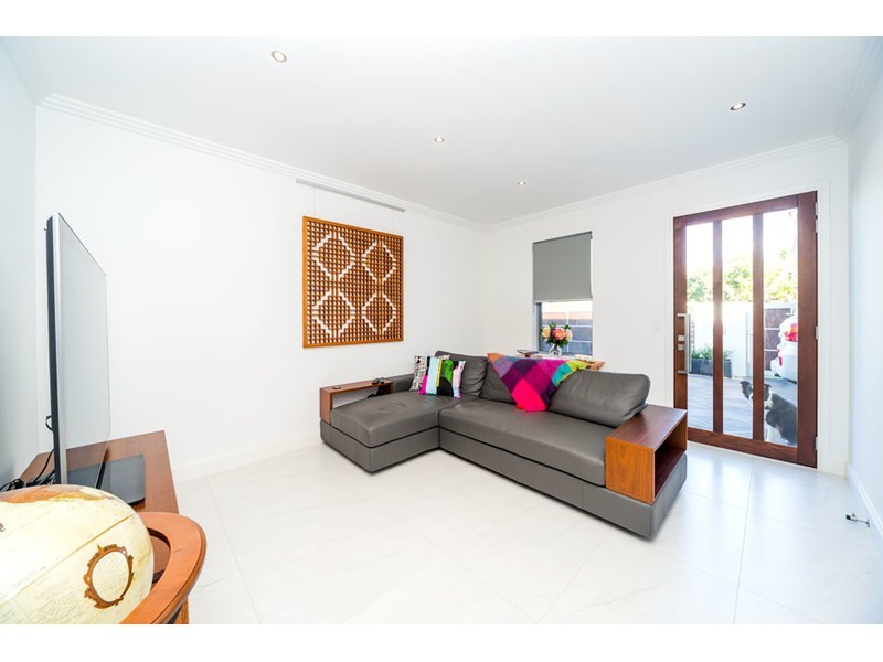 13 Plover Avenue, Paradise Point QLD 4216