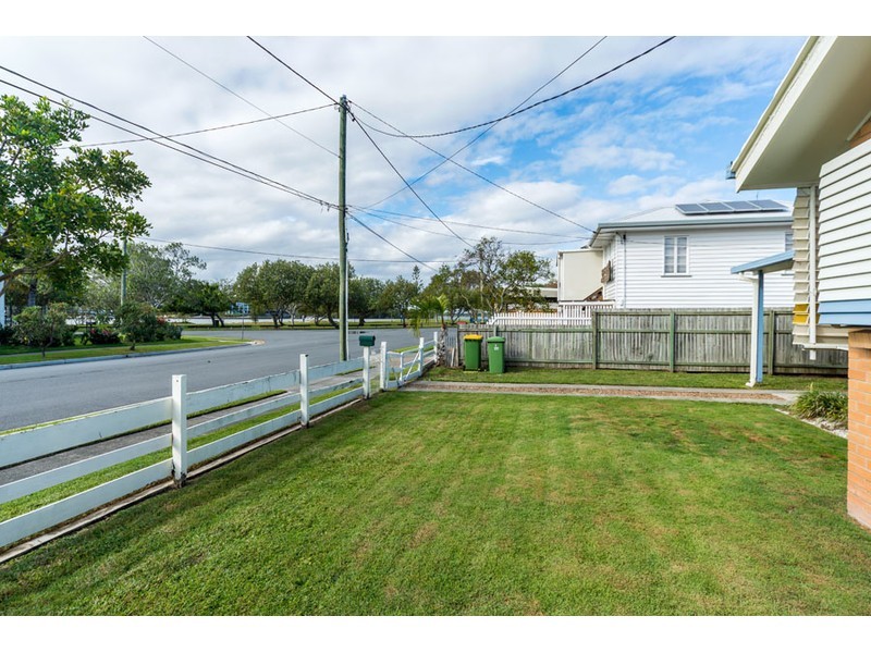 6 Errol Avenue, Paradise Point QLD 4216