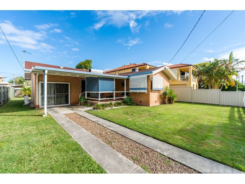6 Errol Avenue, Paradise Point QLD 4216