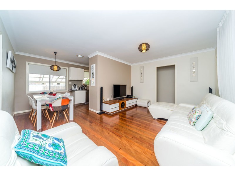 6 Errol Avenue, Paradise Point QLD 4216