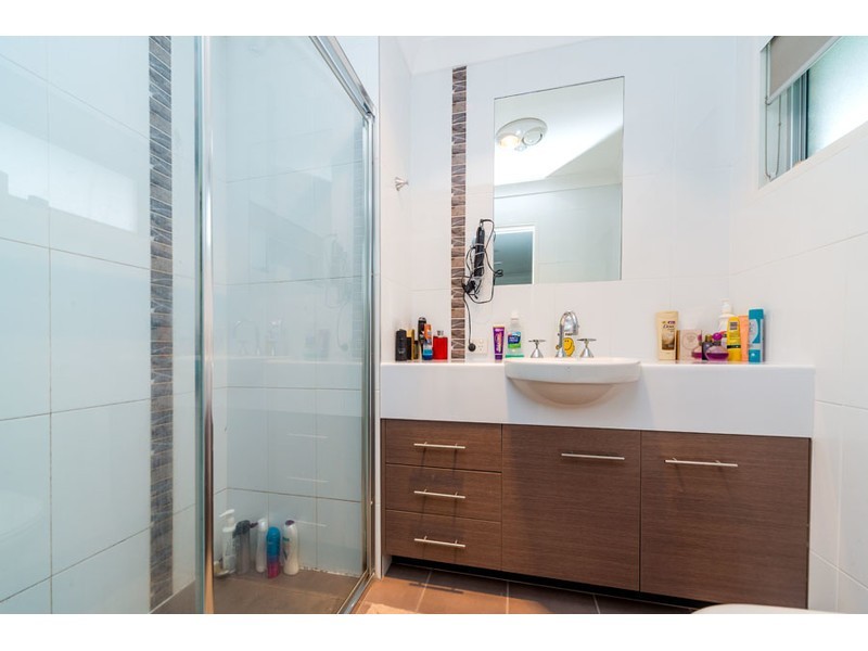 11 Tallara Street, Coombabah QLD 4216