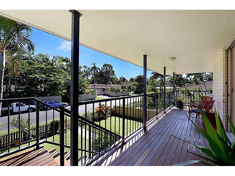 11 Tallara Street, Coombabah QLD 4216