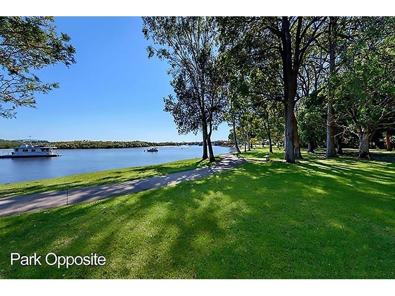 11 Tallara Street, Coombabah QLD 4216