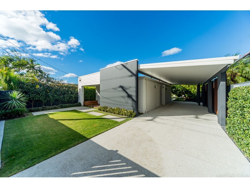 5 Paradise Parade, Paradise Point QLD 4216