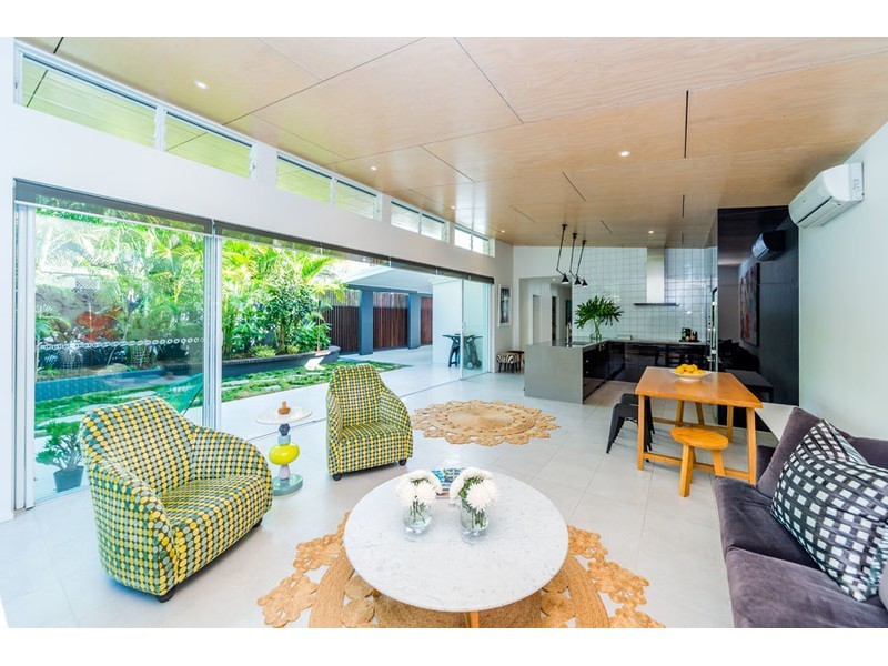 5 Paradise Parade, Paradise Point QLD 4216