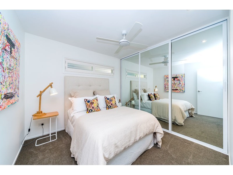 5 Paradise Parade, Paradise Point QLD 4216