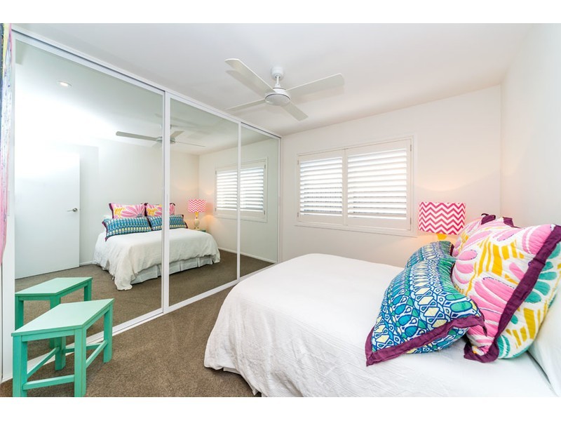 5 Paradise Parade, Paradise Point QLD 4216