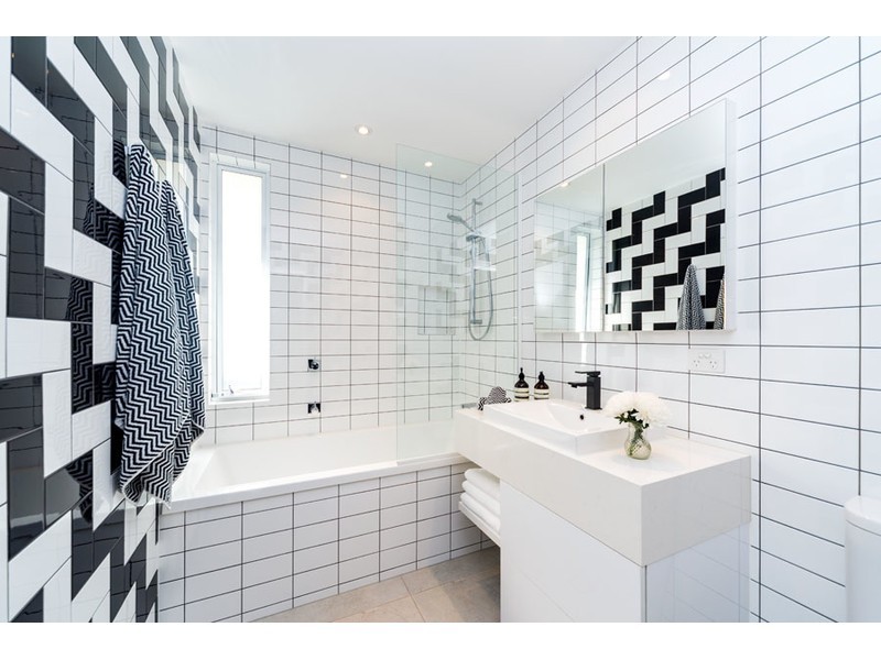 5 Paradise Parade, Paradise Point QLD 4216