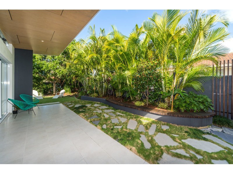 5 Paradise Parade, Paradise Point QLD 4216